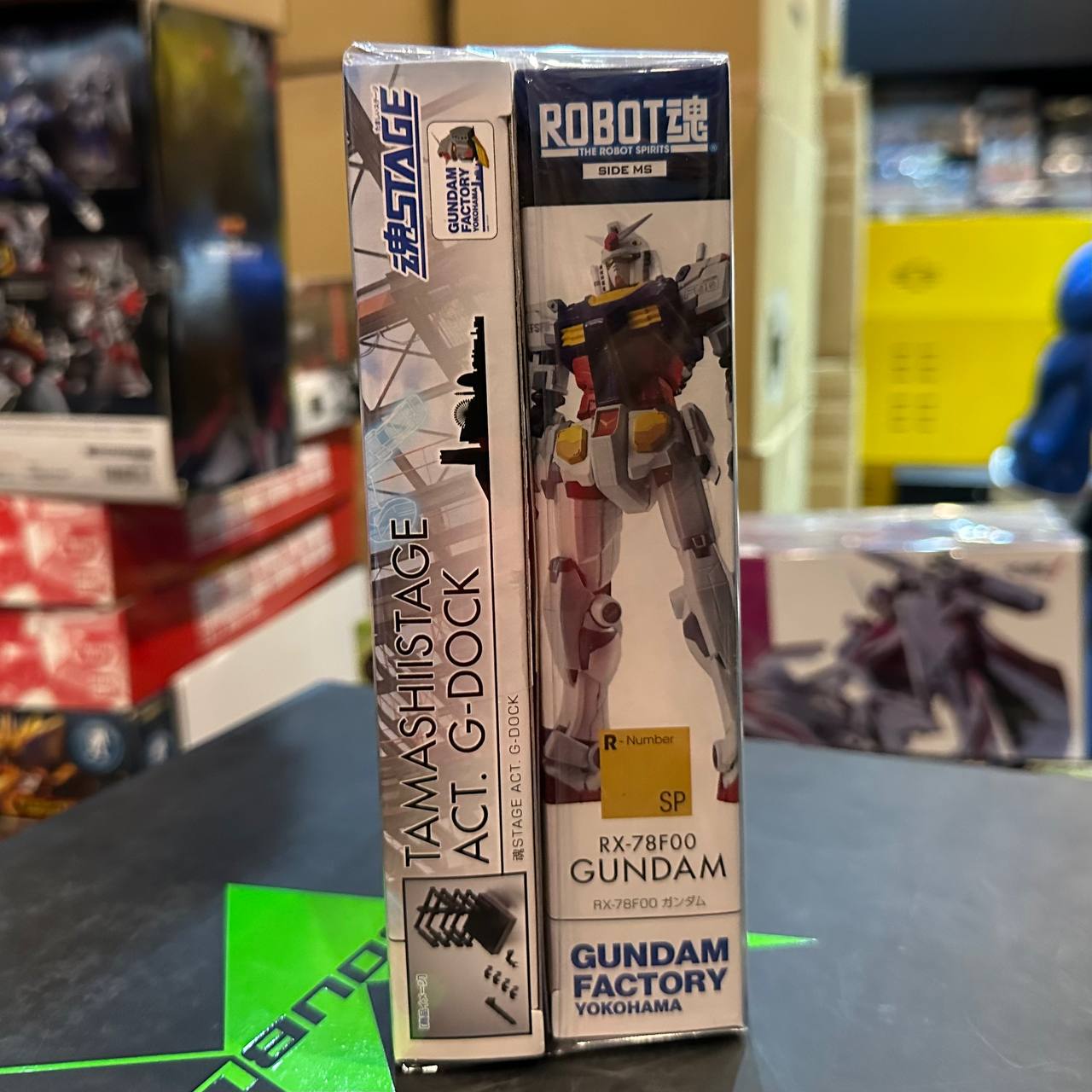 [Combo] Robot Spirits RX-78F00 (Gundam Factory Yokohama Expo) + Tamashii Stage Act. G-Dock