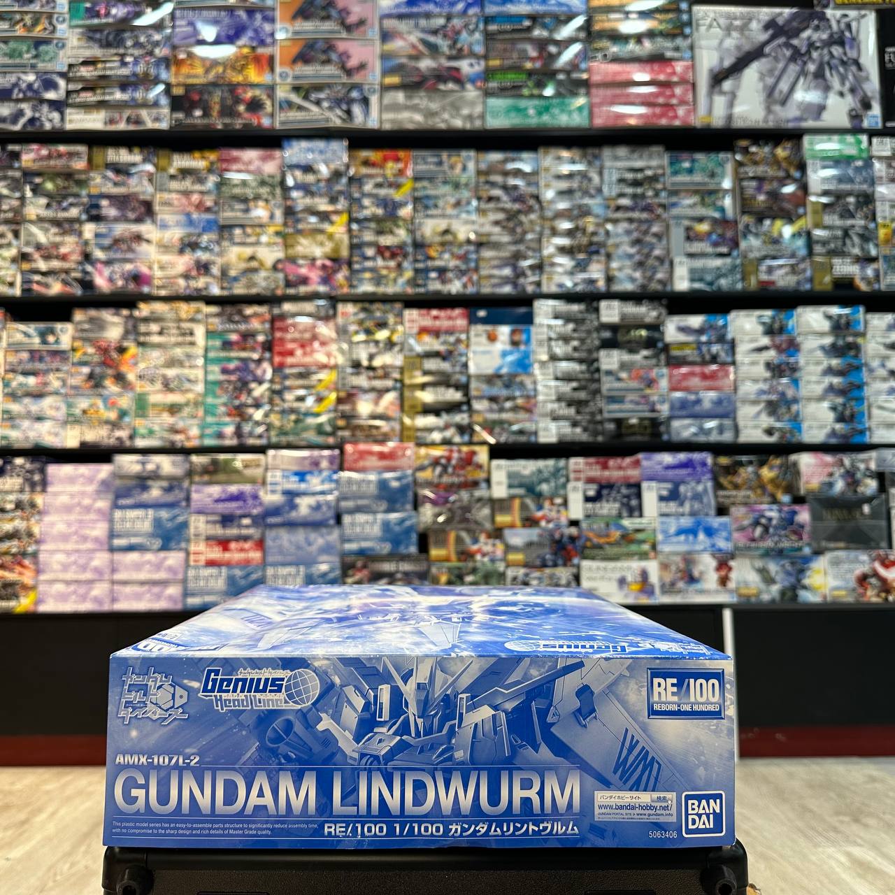 Bandai RE/100 Gundam Lindwurm
